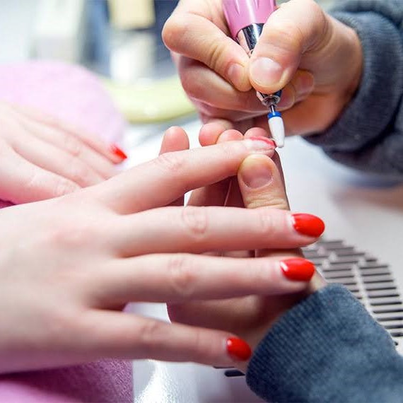 راهنمای کامل ریمو ناخن در خانه و مراقبت‌های بعد از آن
